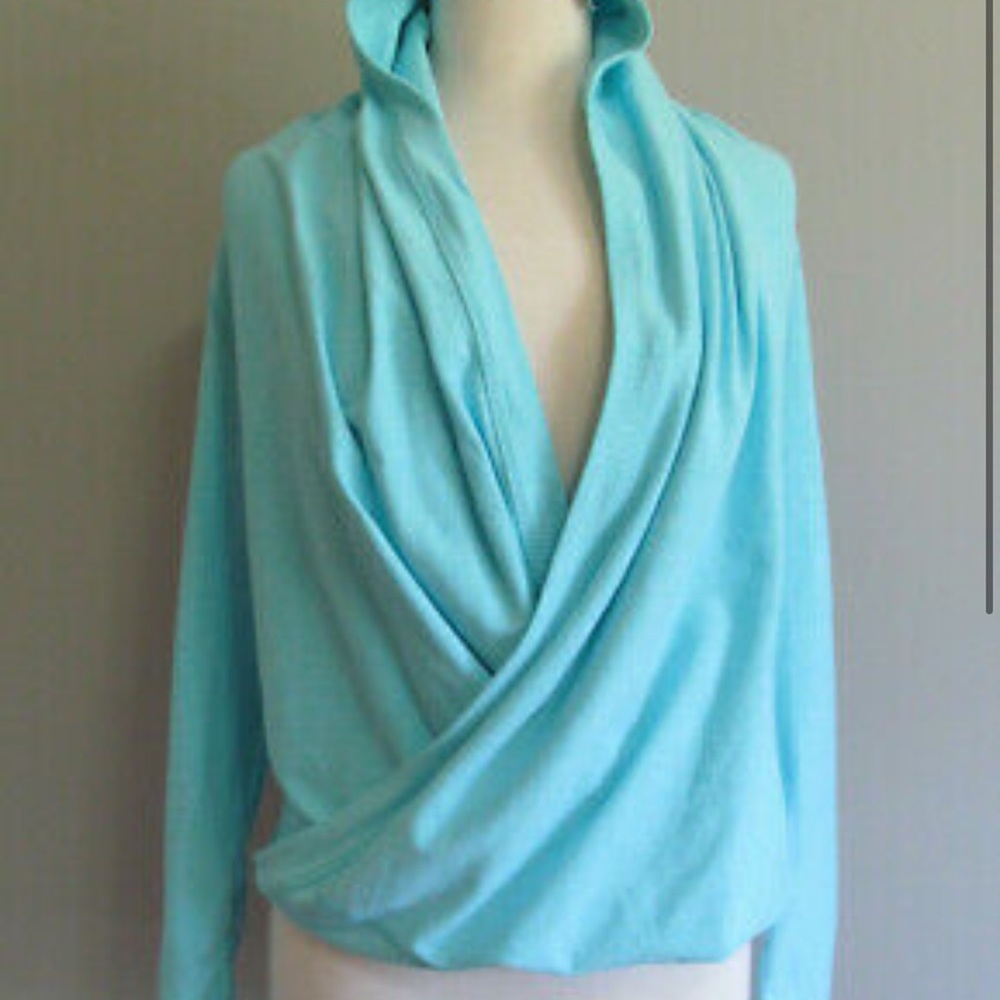 IVIVVA Fours A Charm Wrap Top Blue 💙